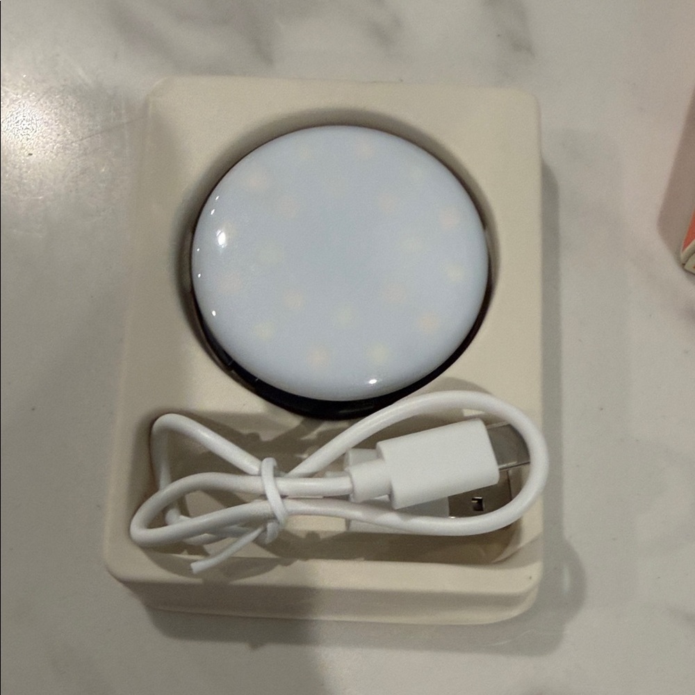 Sonix MagLink Selfie Light in Orange Box - Picture 2 of 2